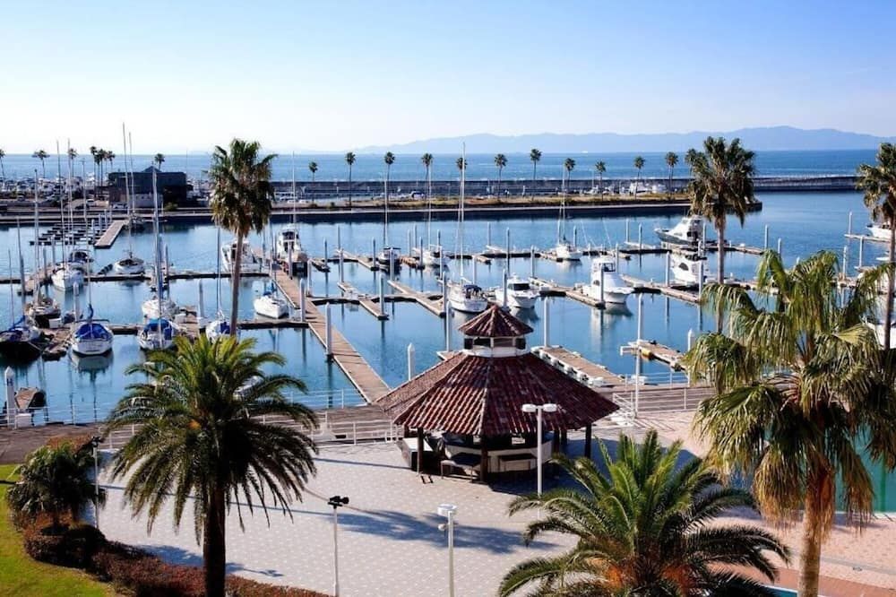 آخر