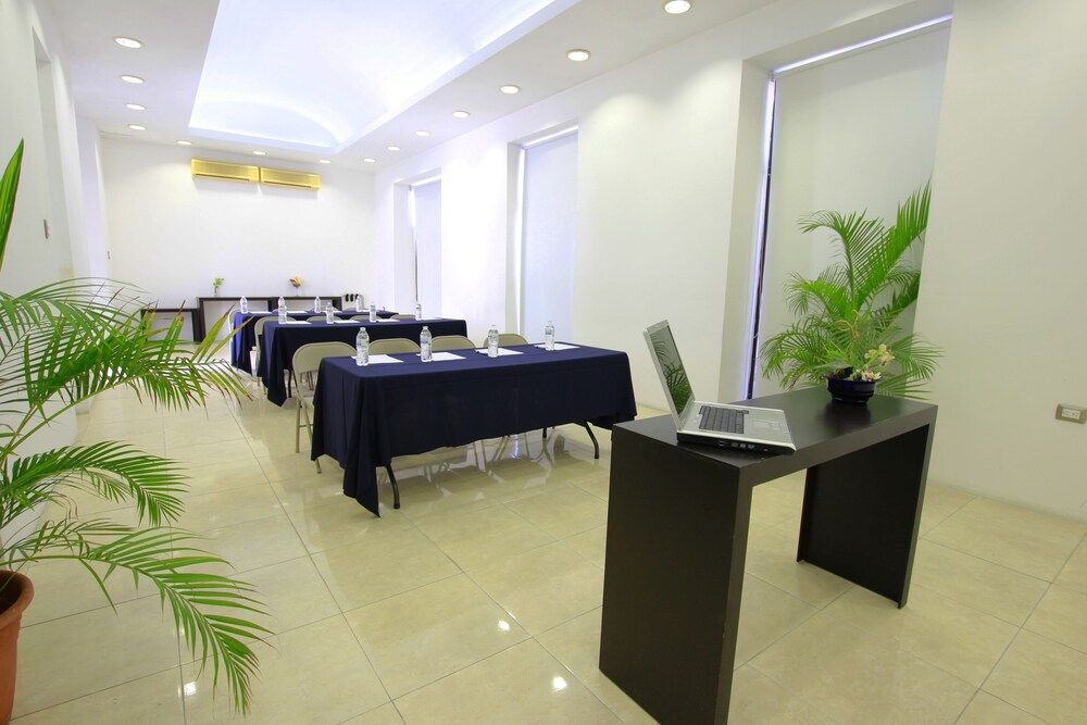 غرفة الاجتماعات