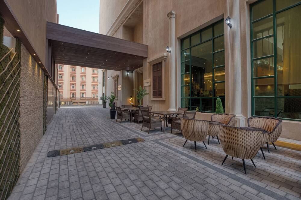 شرفة مرصوفة