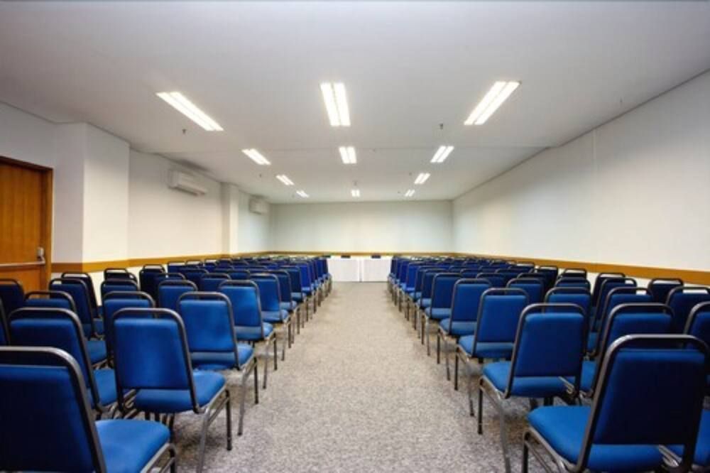 غرفة الاجتماعات