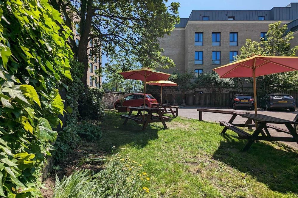 شرفة مرصوفة