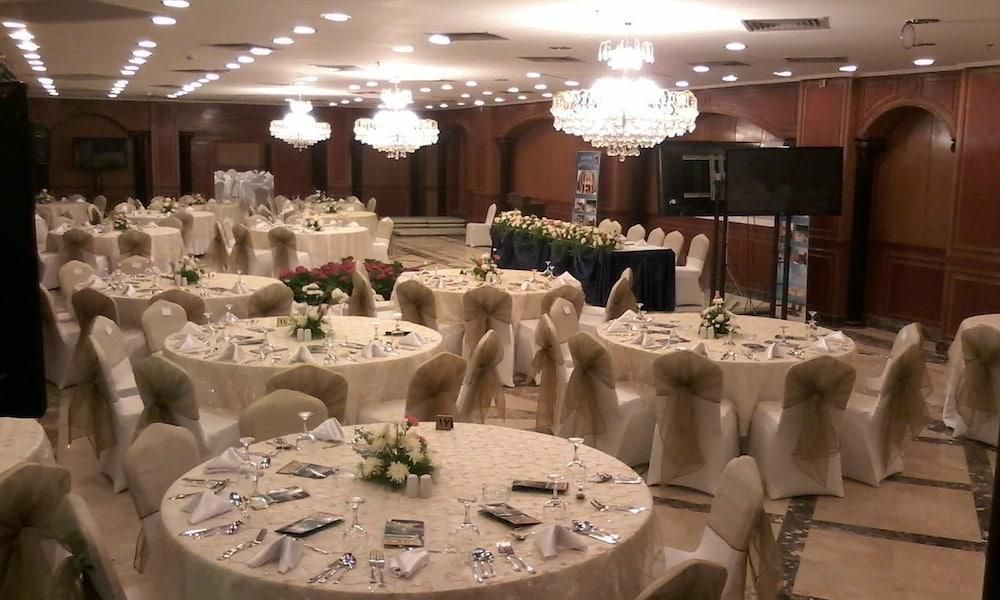 قاعة الولائم