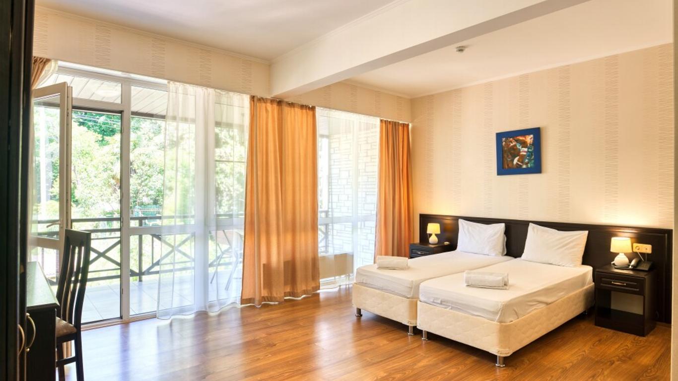 Green Club Hotel