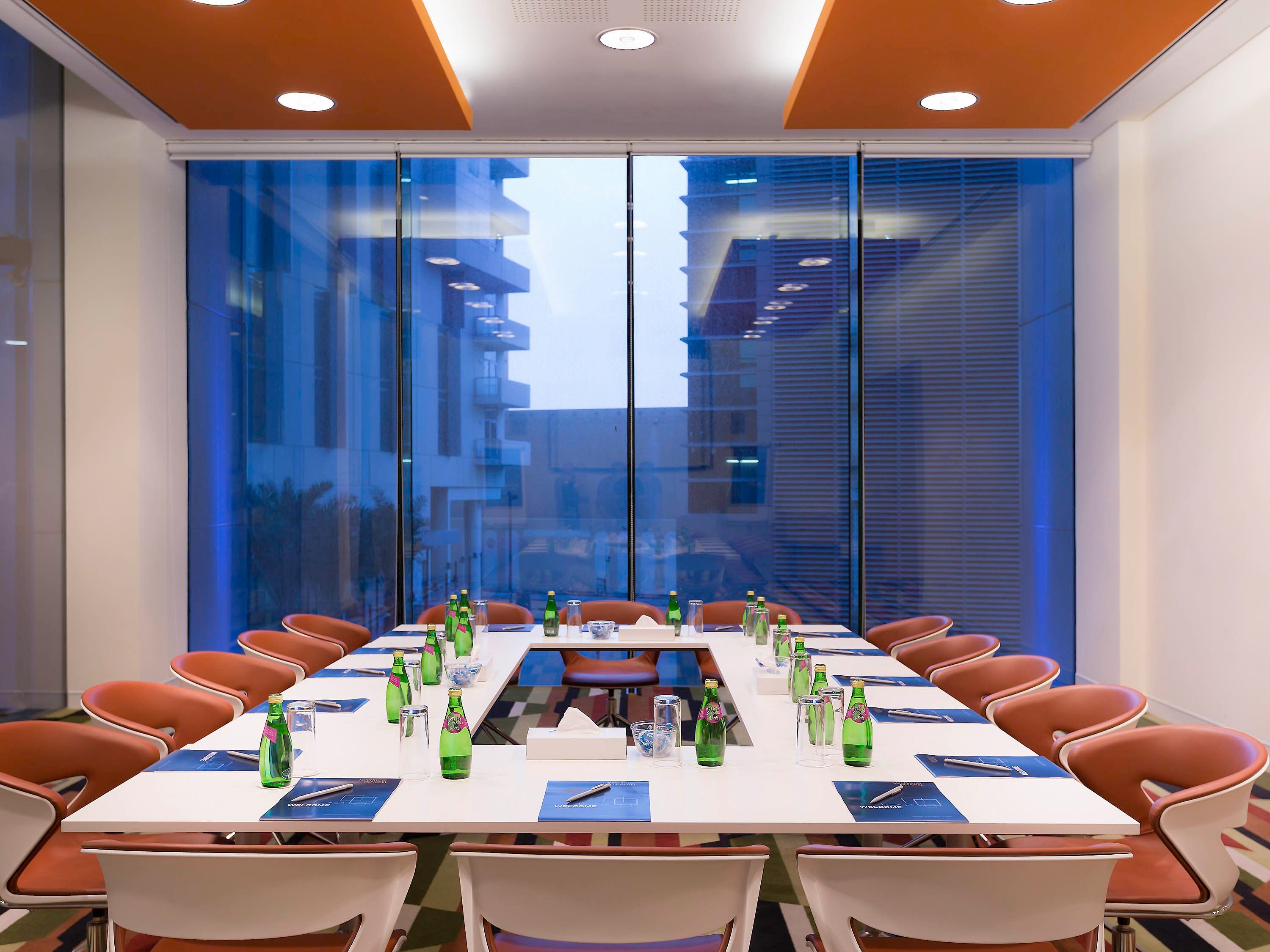 غرفة الاجتماعات