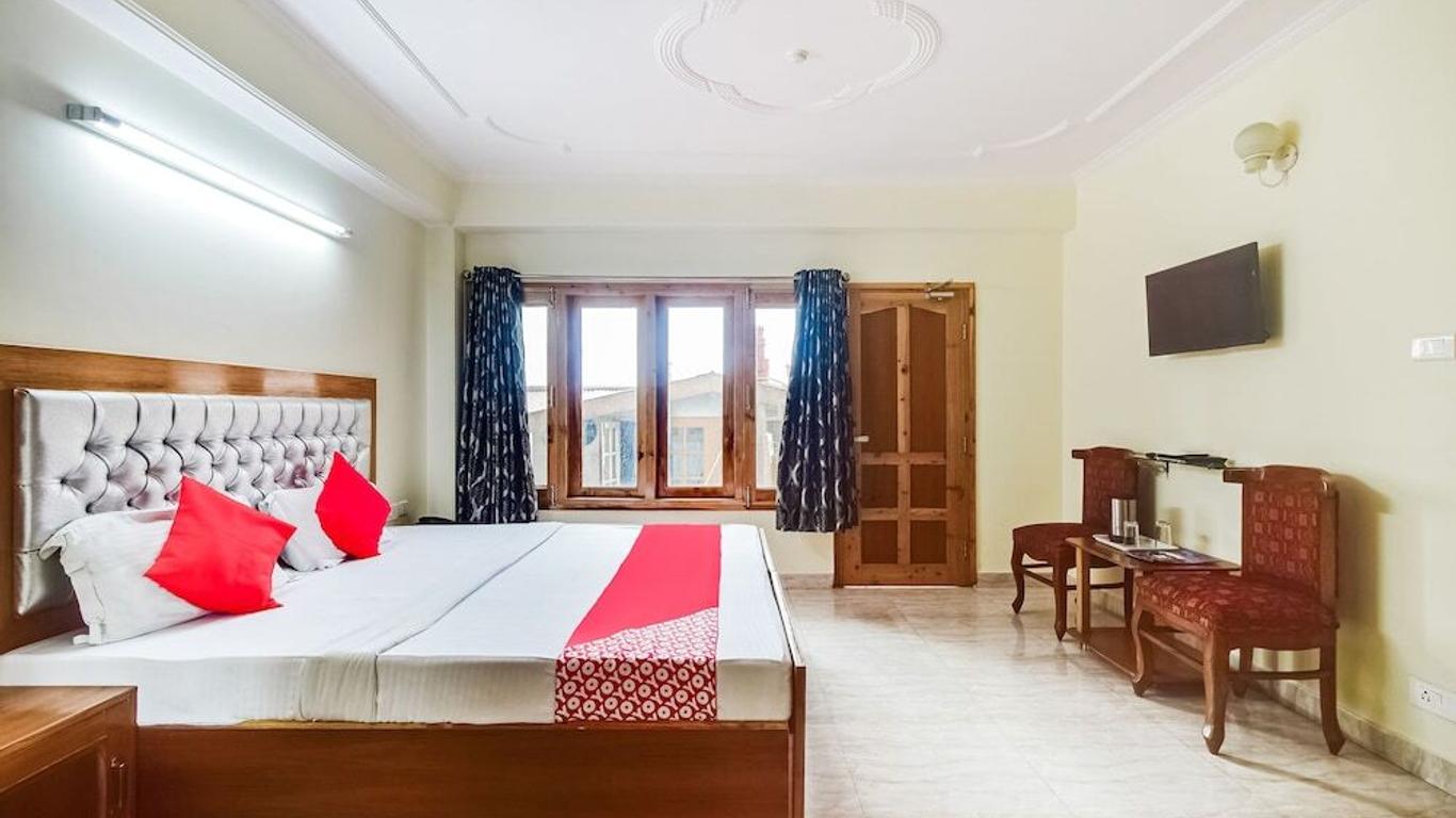 Hotel Kalra Regency