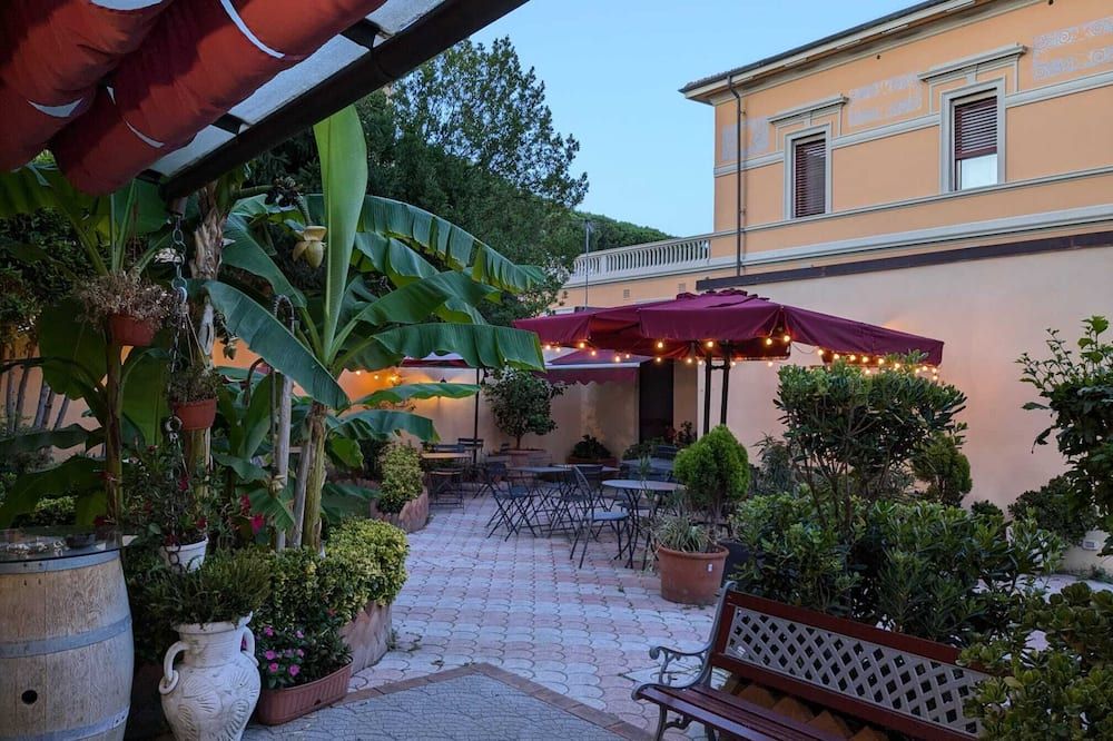 شرفة مرصوفة