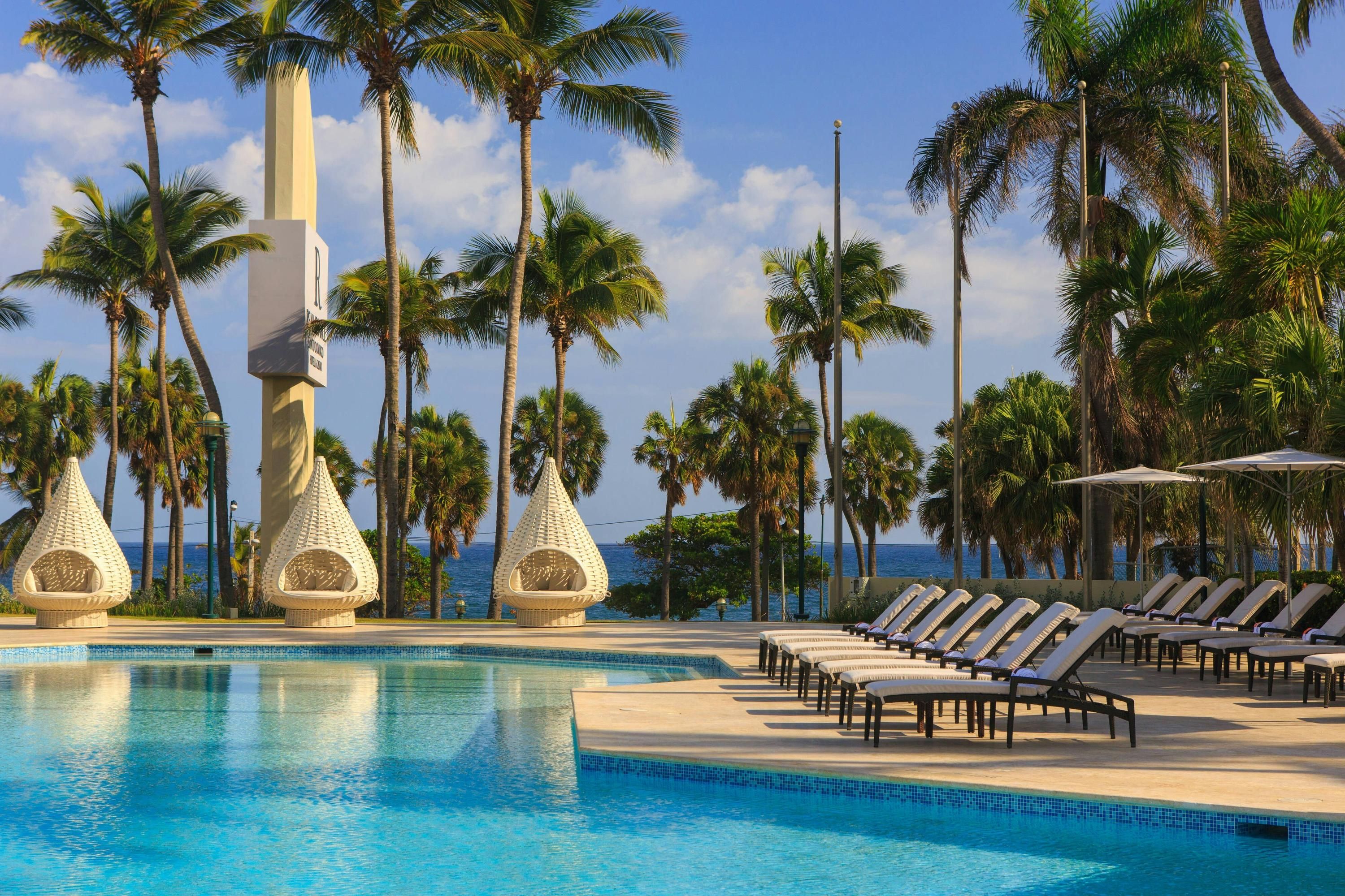 حوض السباحة صورة