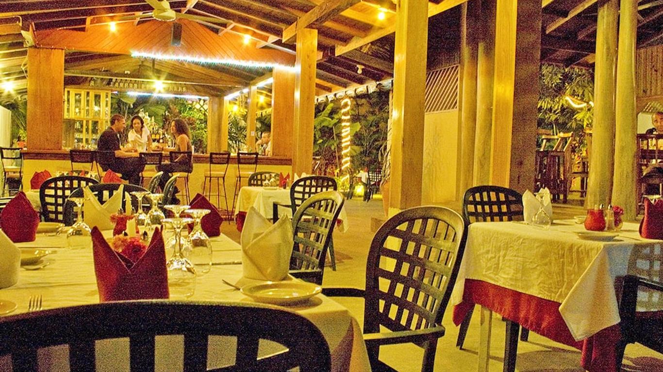 بار ومطعم فندق صان رايز كلوب