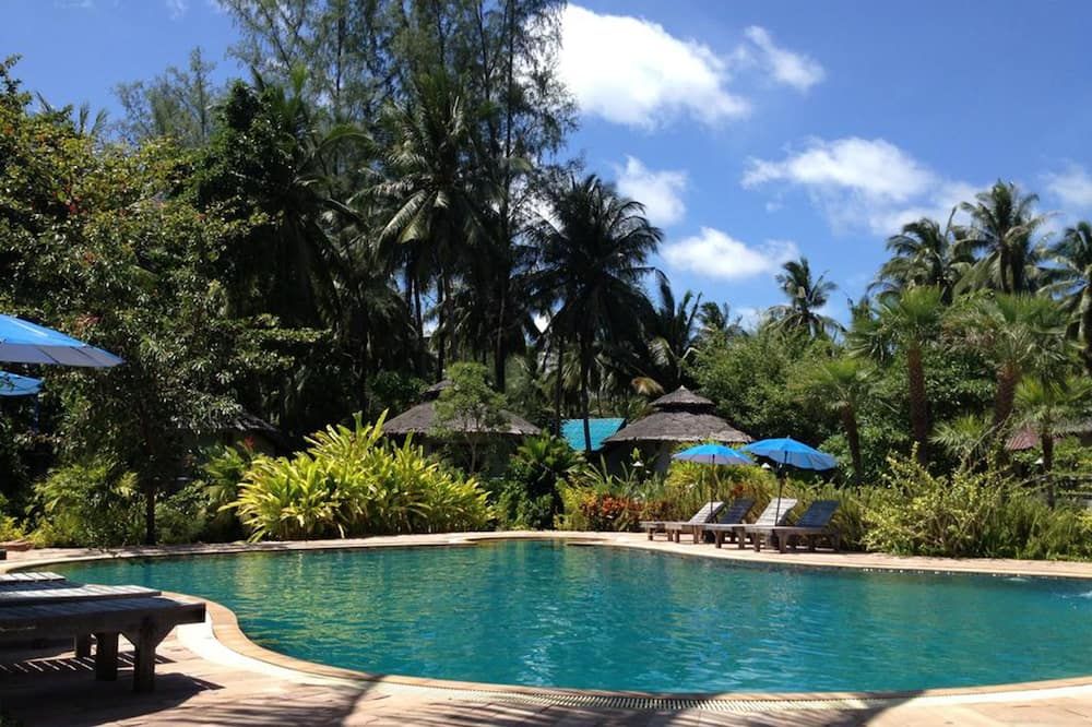 حوض السباحة صورة