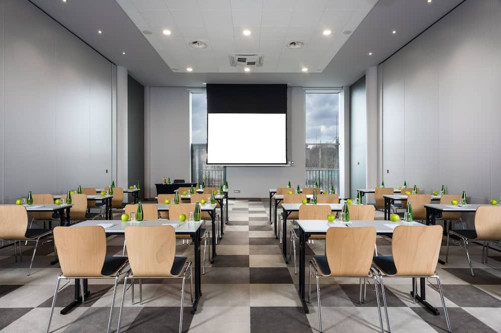 غرفة الاجتماعات