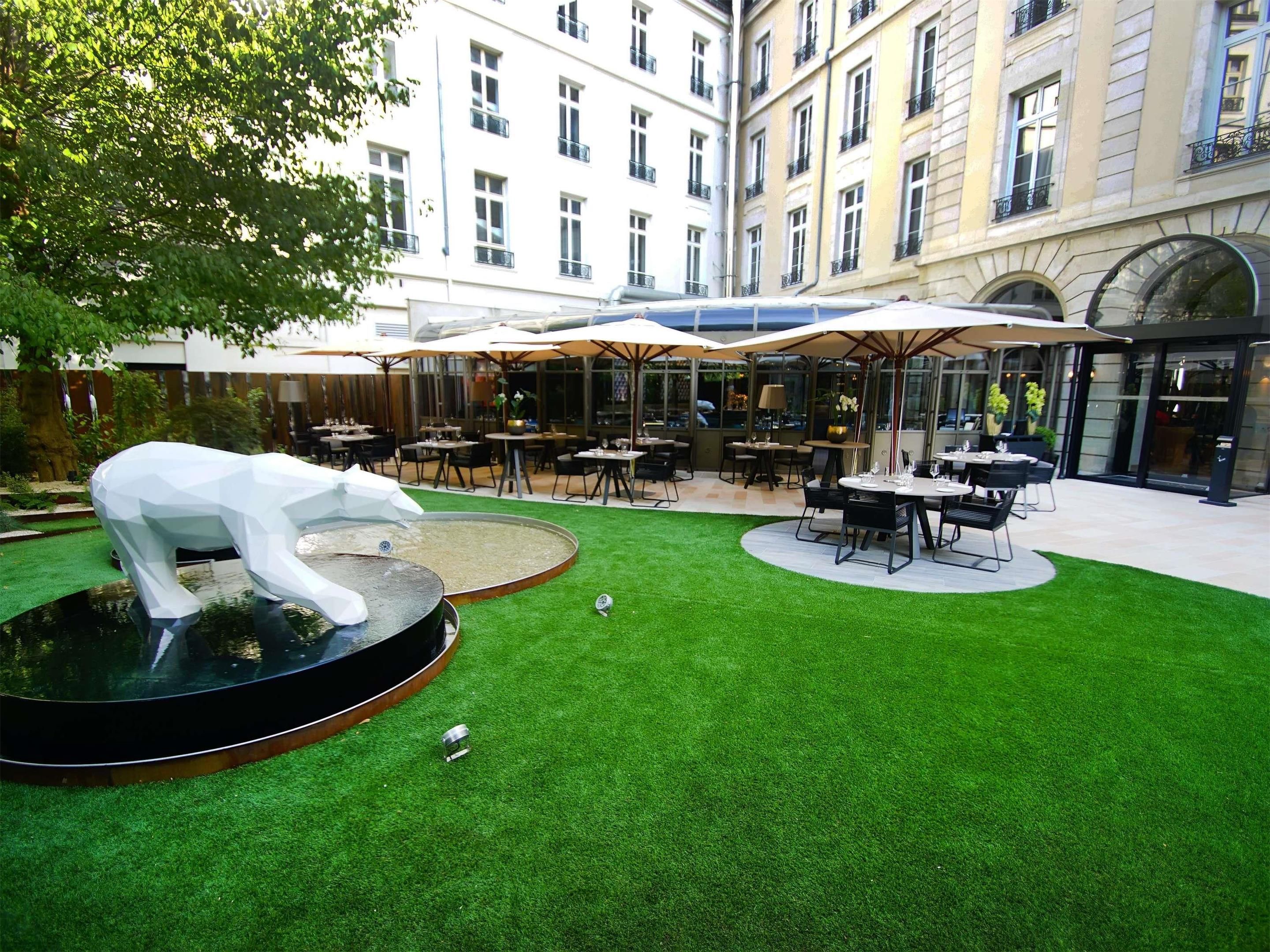 شرفة مرصوفة