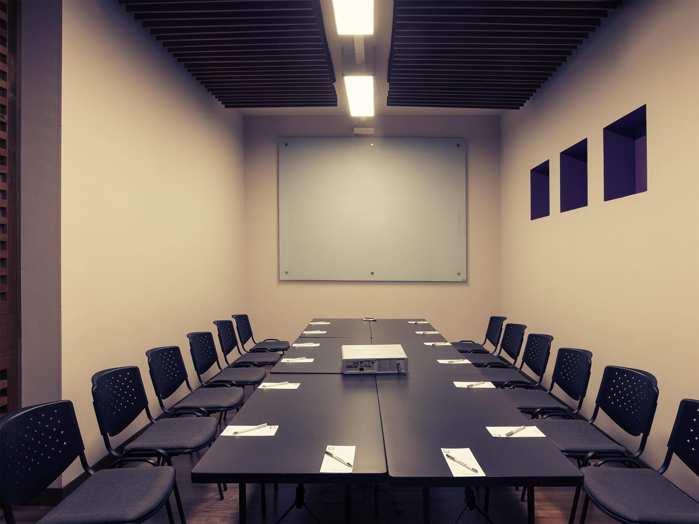 غرفة الاجتماعات