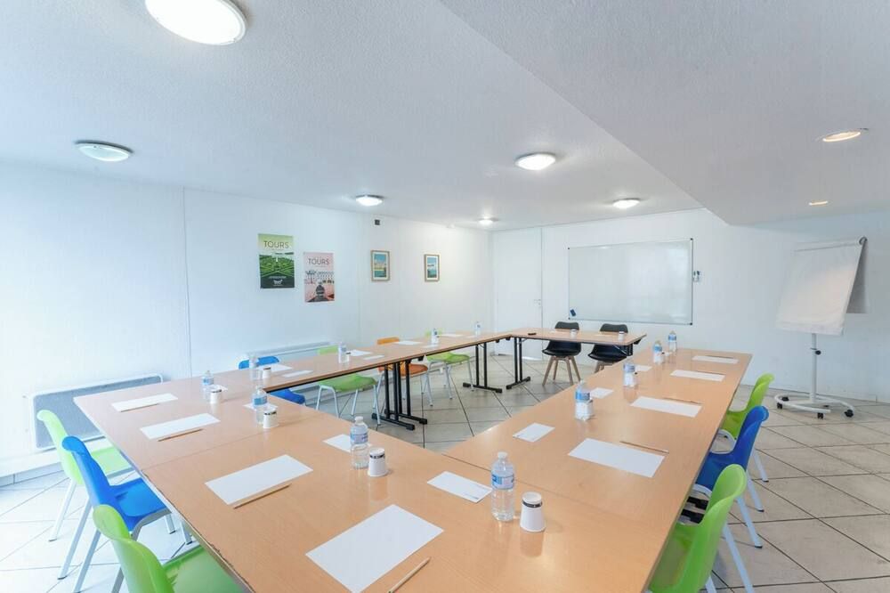 غرفة الاجتماعات