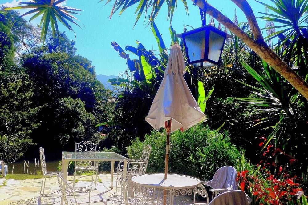 شرفة مرصوفة صورة