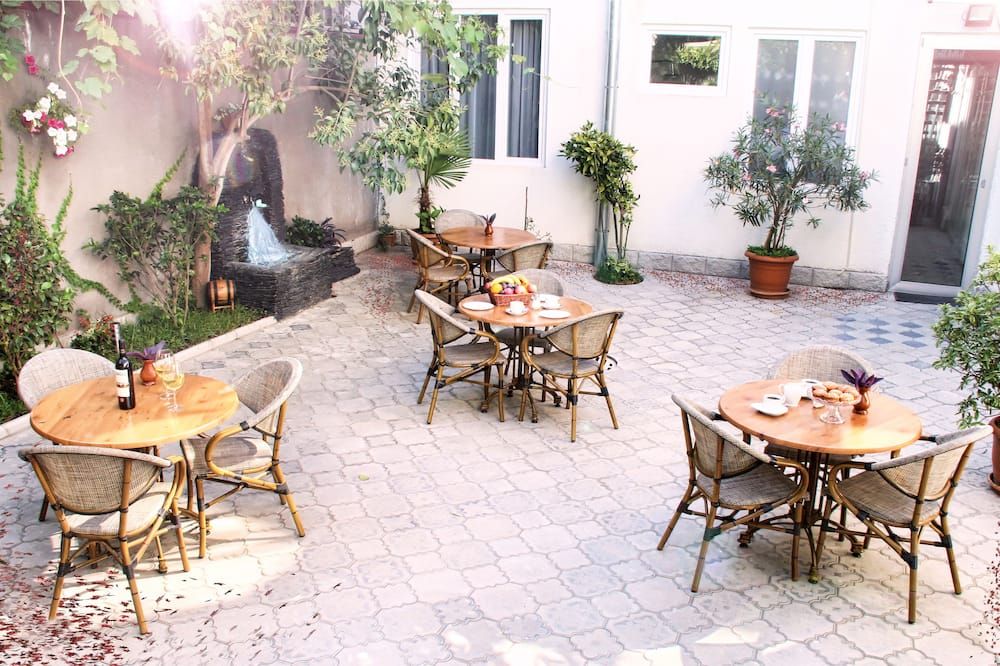 شرفة مرصوفة