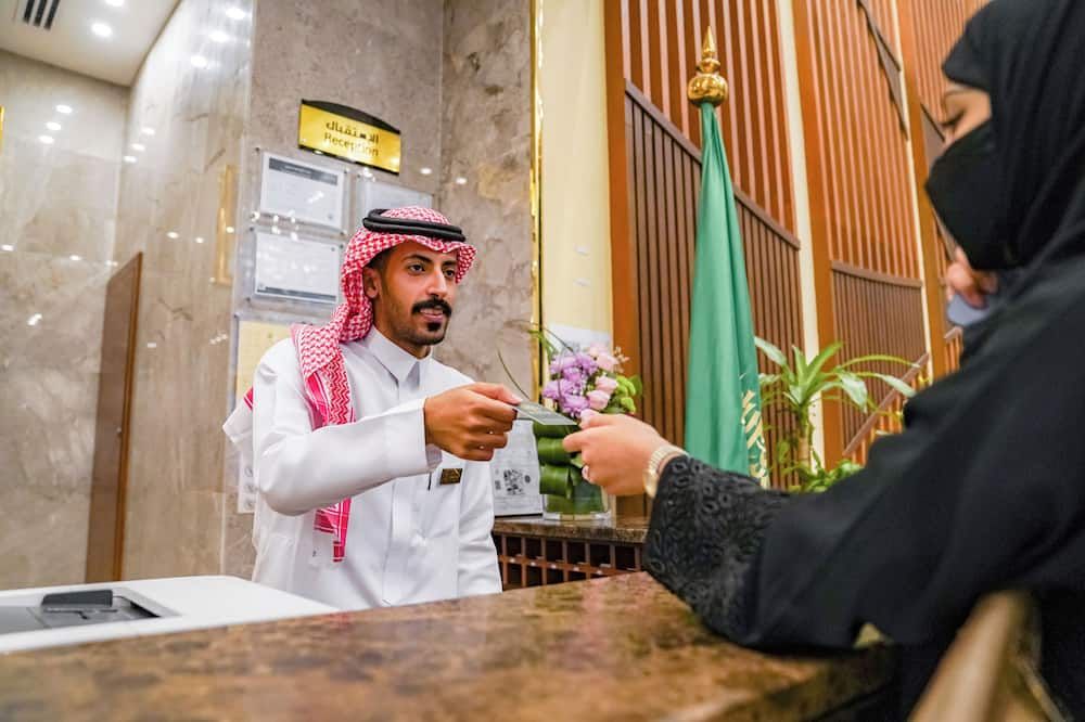 آخر