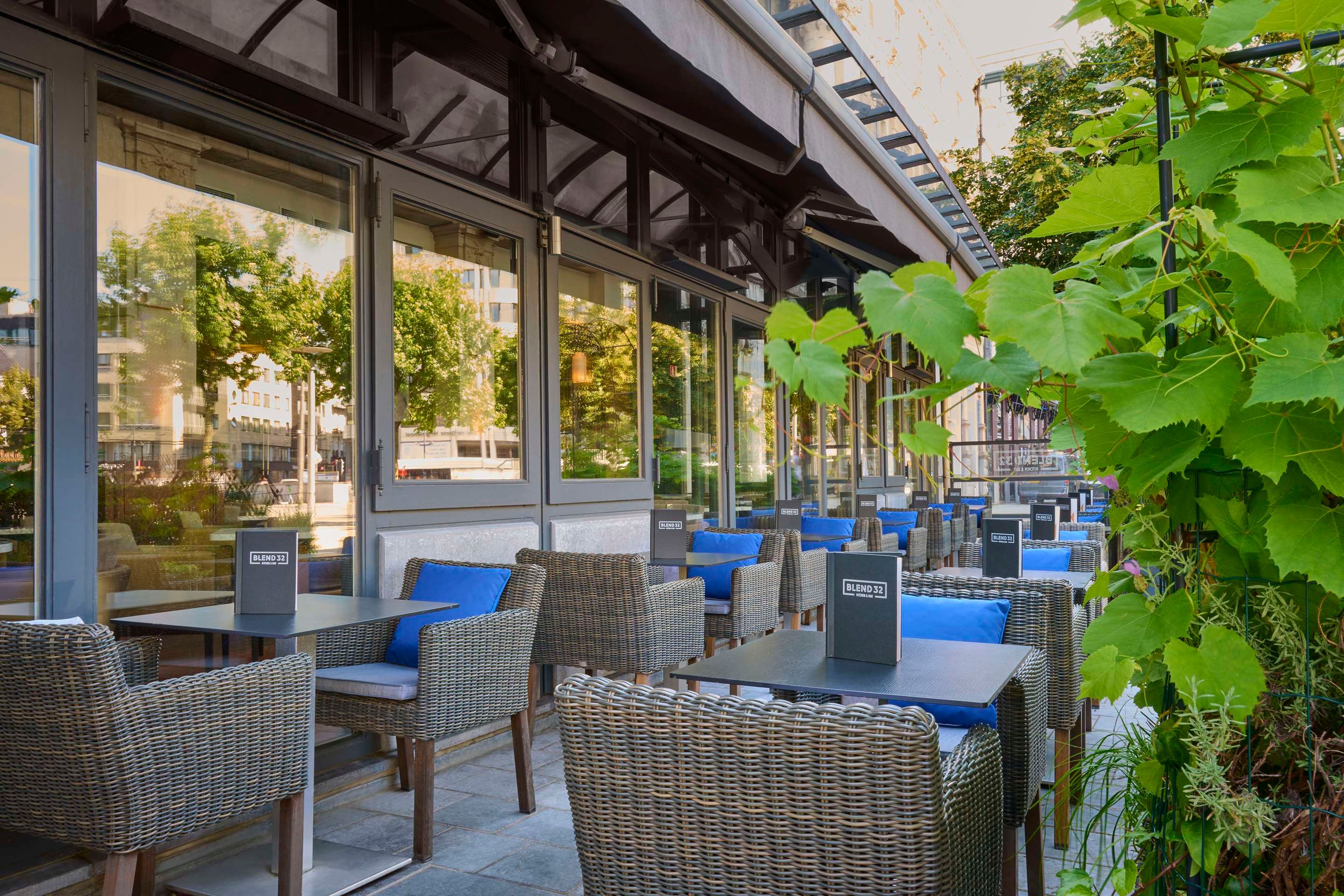 شرفة مرصوفة