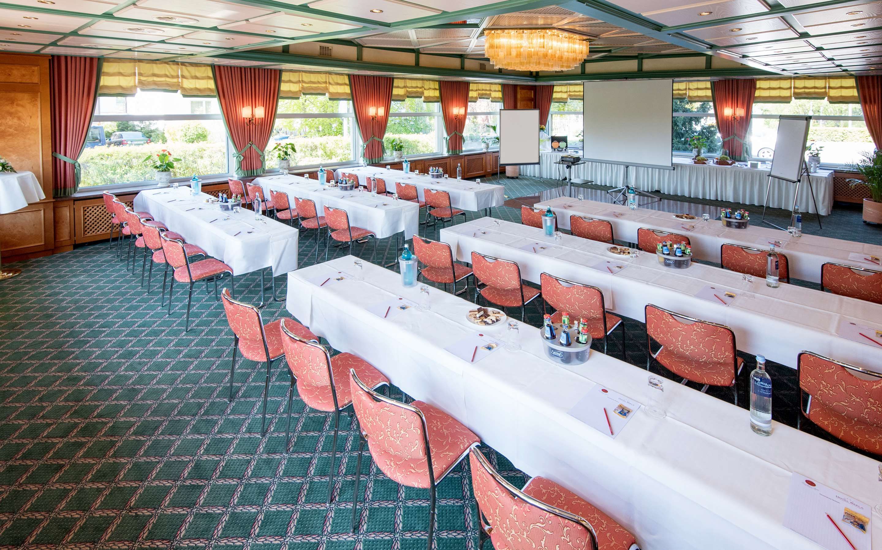 غرفة الاجتماعات