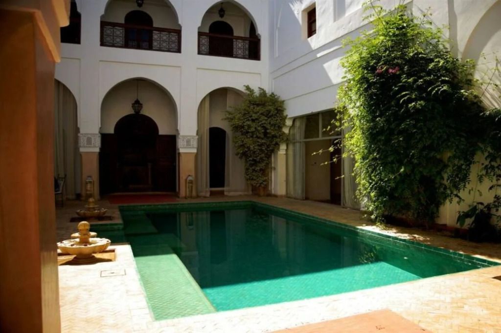 حوض السباحة صورة