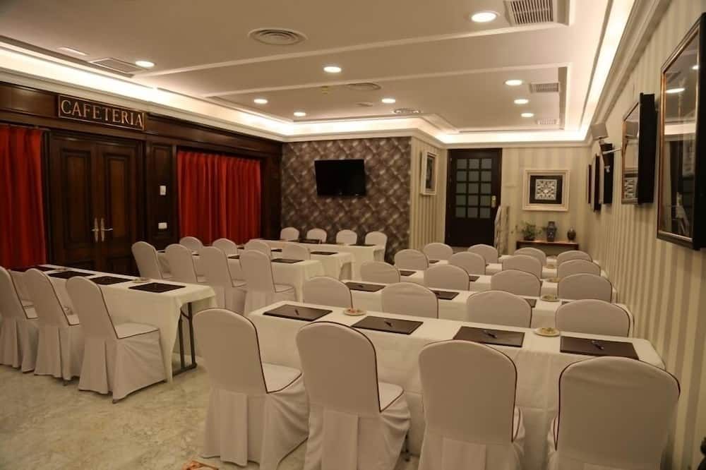 غرفة الاجتماعات