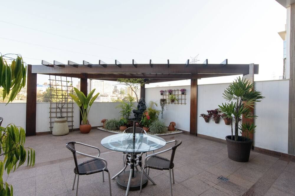 شرفة مرصوفة