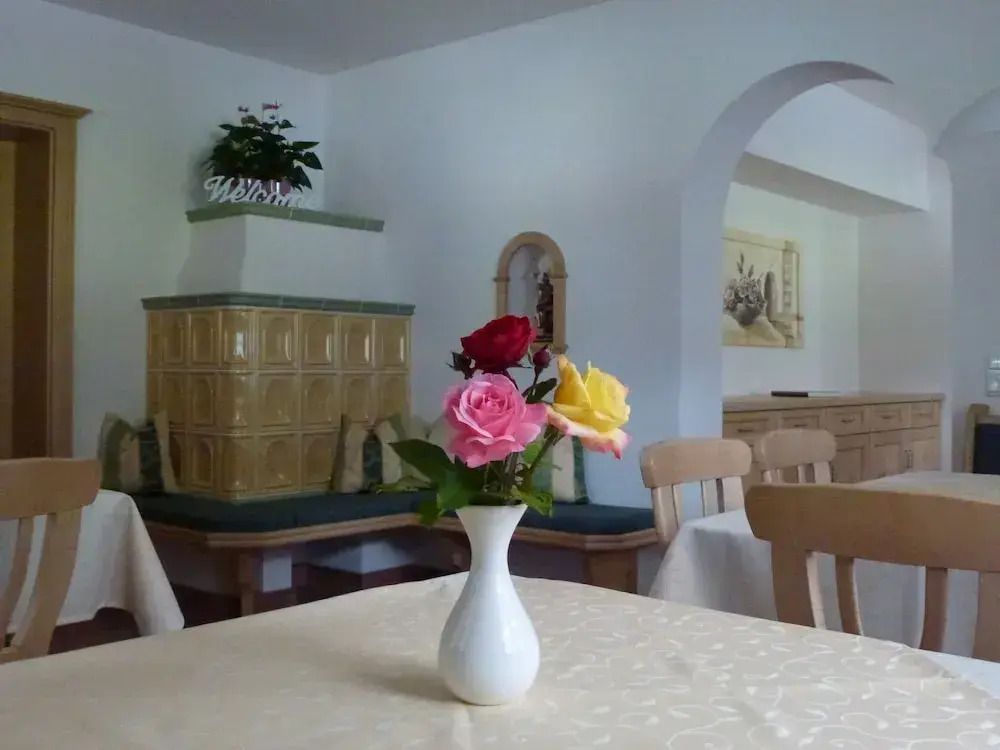 غرفة طعام صورة