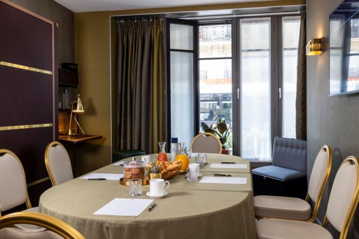 مطعم