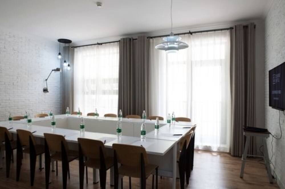 غرفة الاجتماعات