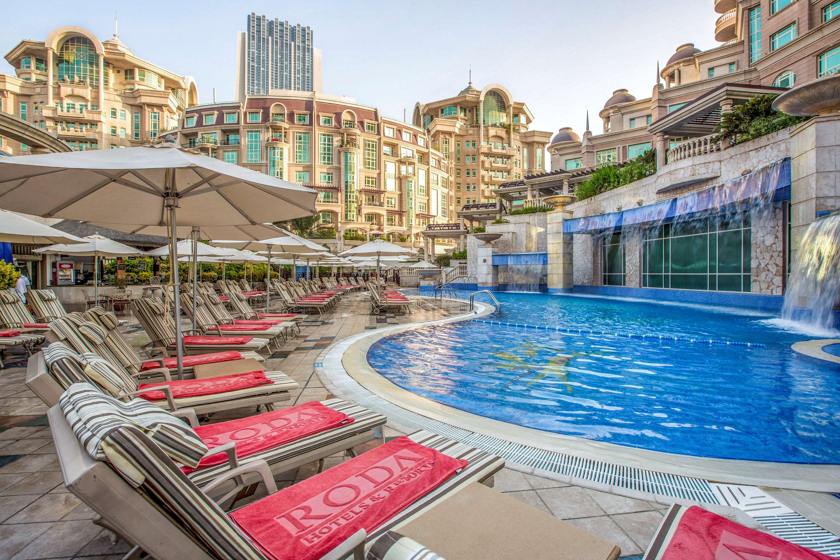 حوض السباحة صورة