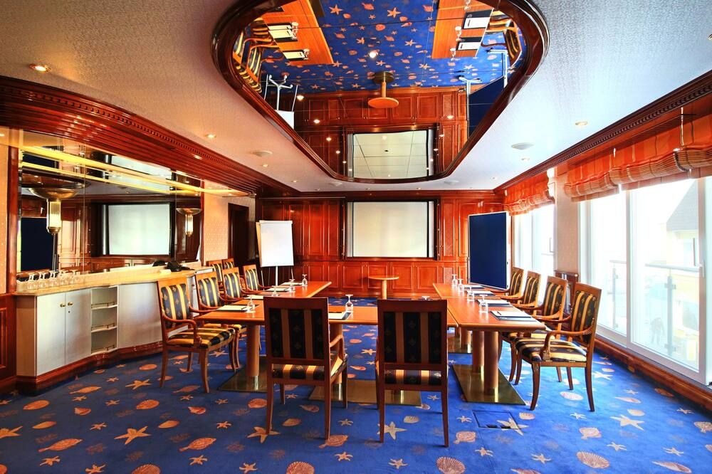 غرفة الاجتماعات