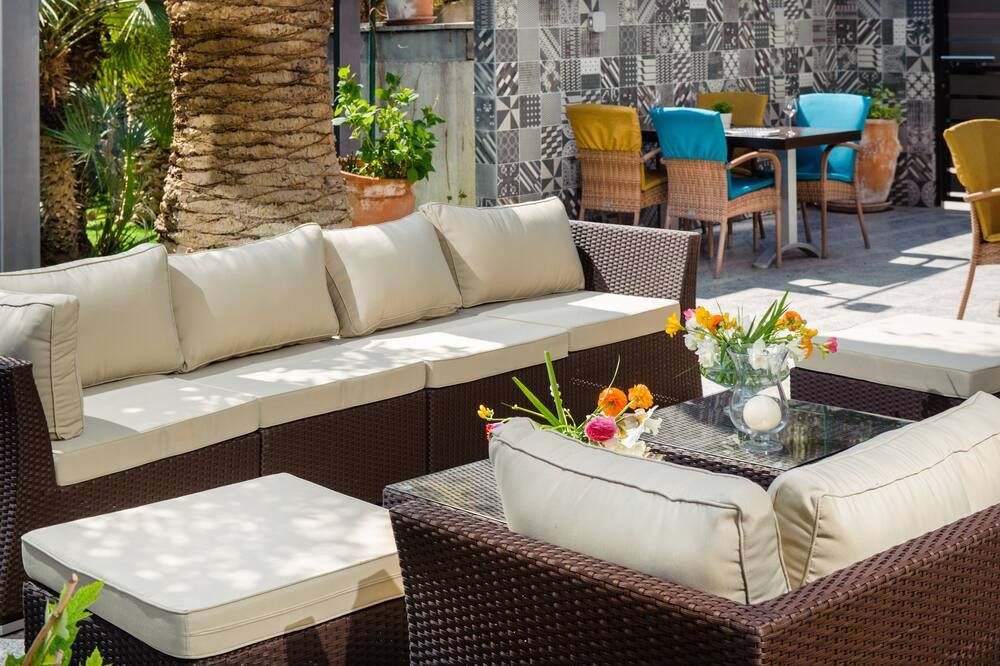 شرفة مرصوفة