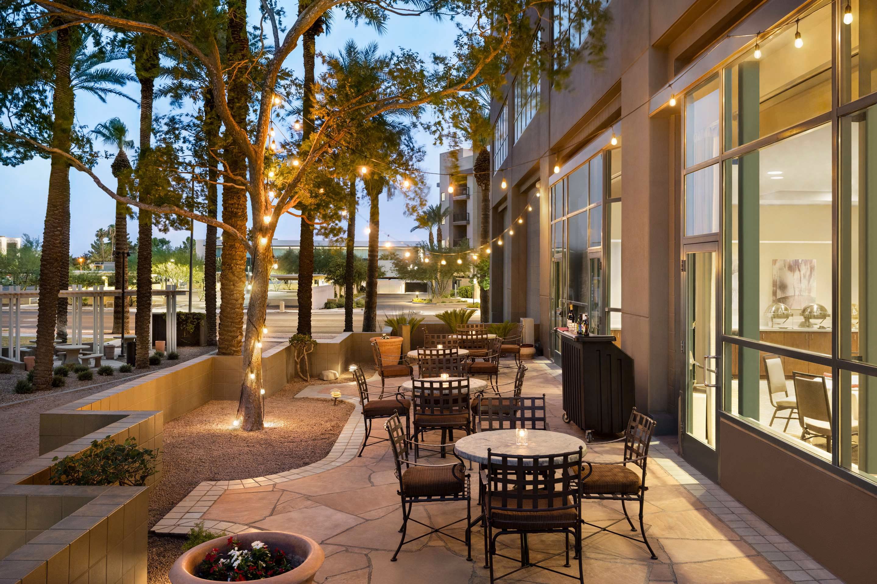 شرفة مرصوفة