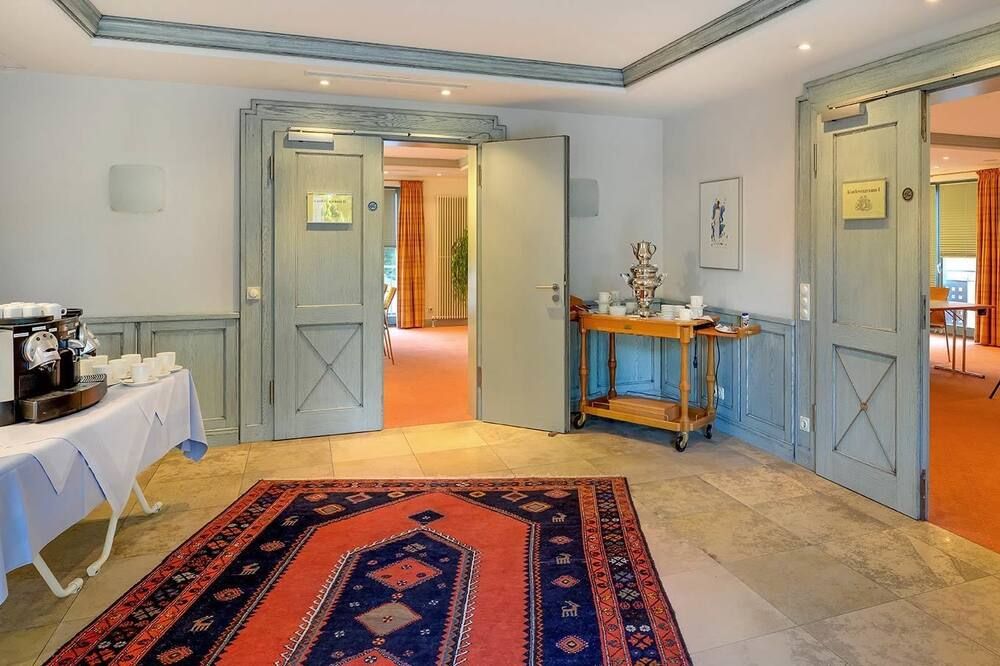 غرفة الاجتماعات