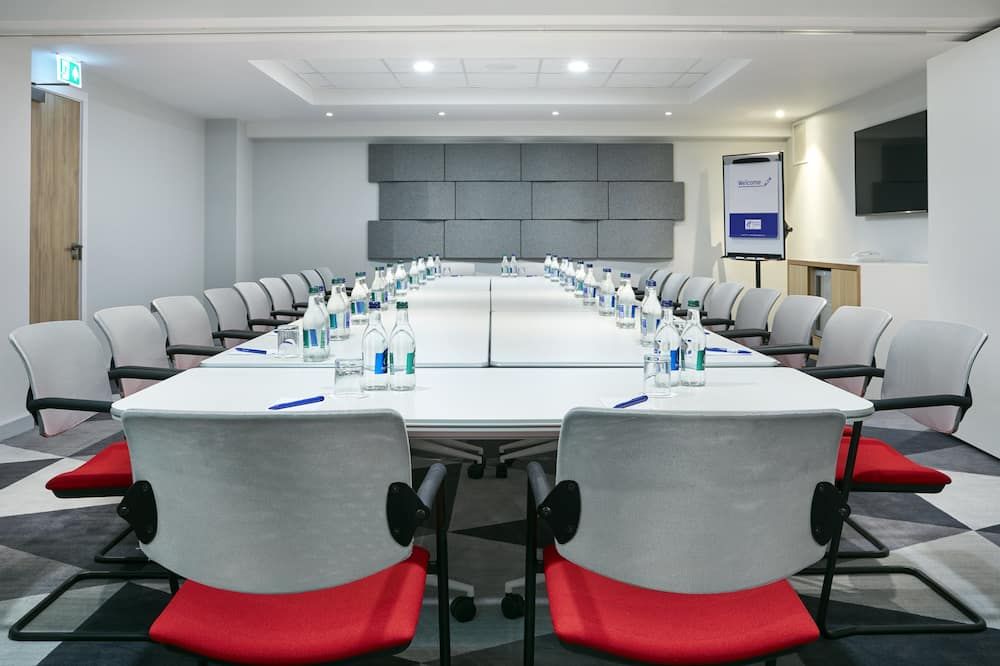 غرفة الاجتماعات