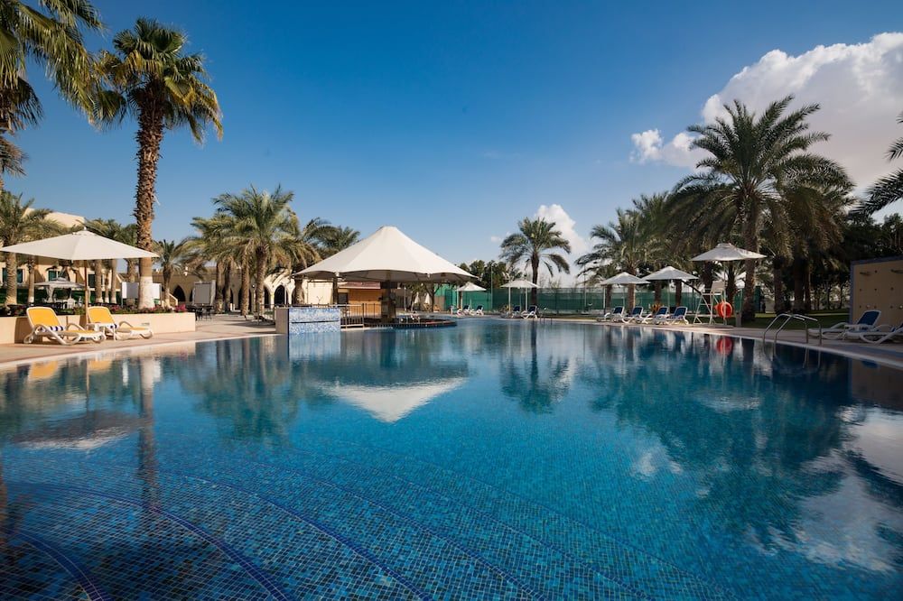 حوض السباحة صورة