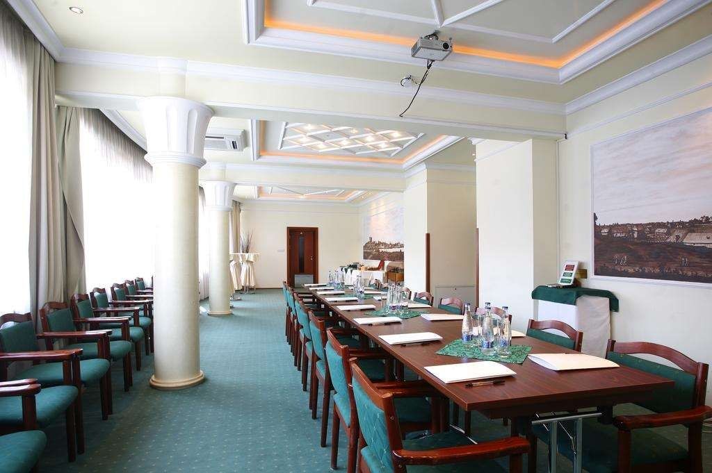 مطعم