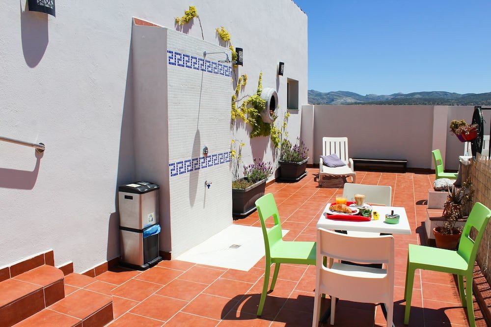 شرفة مرصوفة