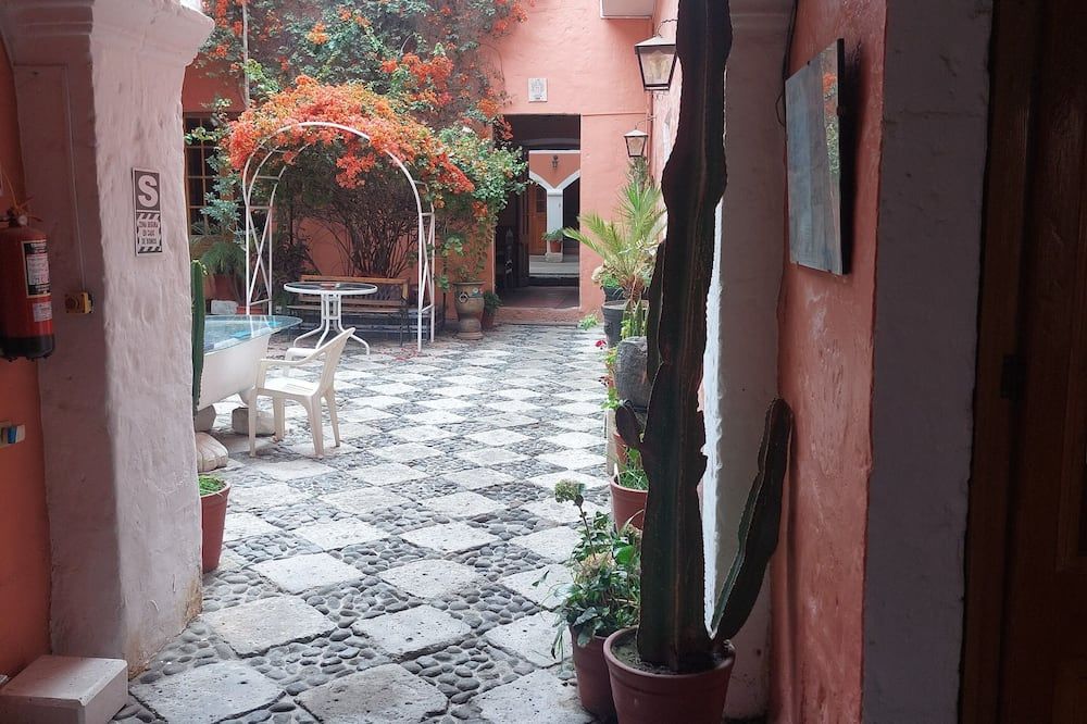 شرفة مرصوفة