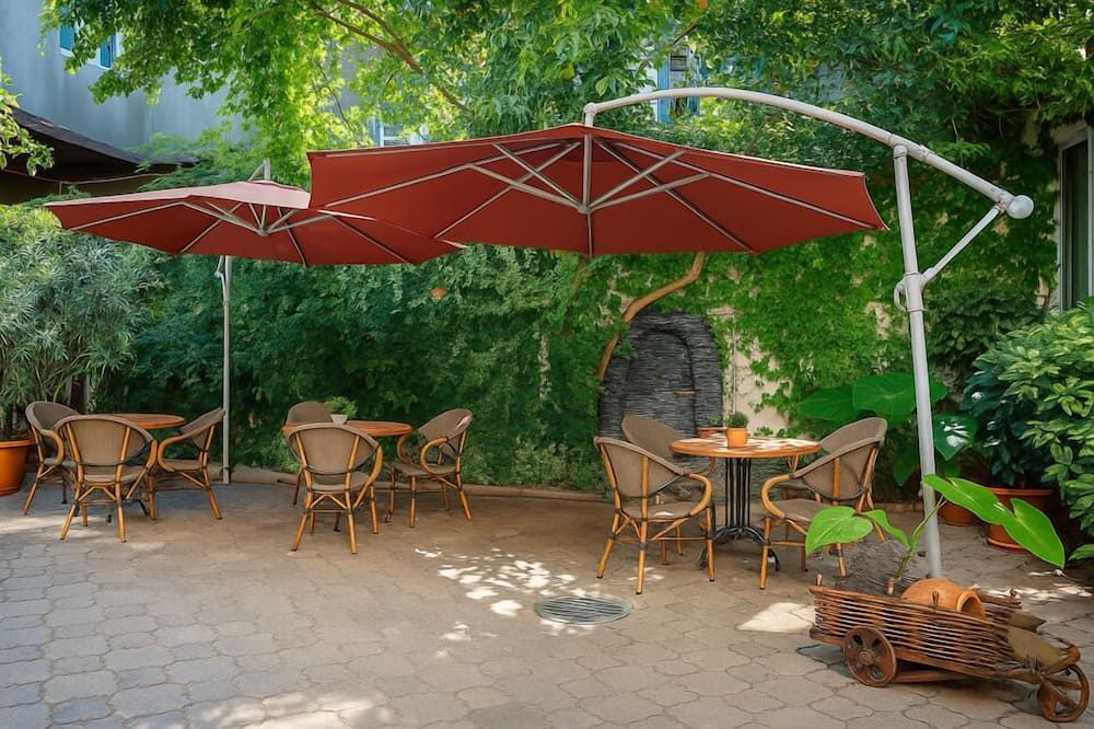 شرفة مرصوفة