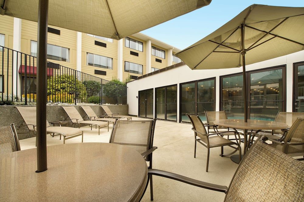 شرفة مرصوفة