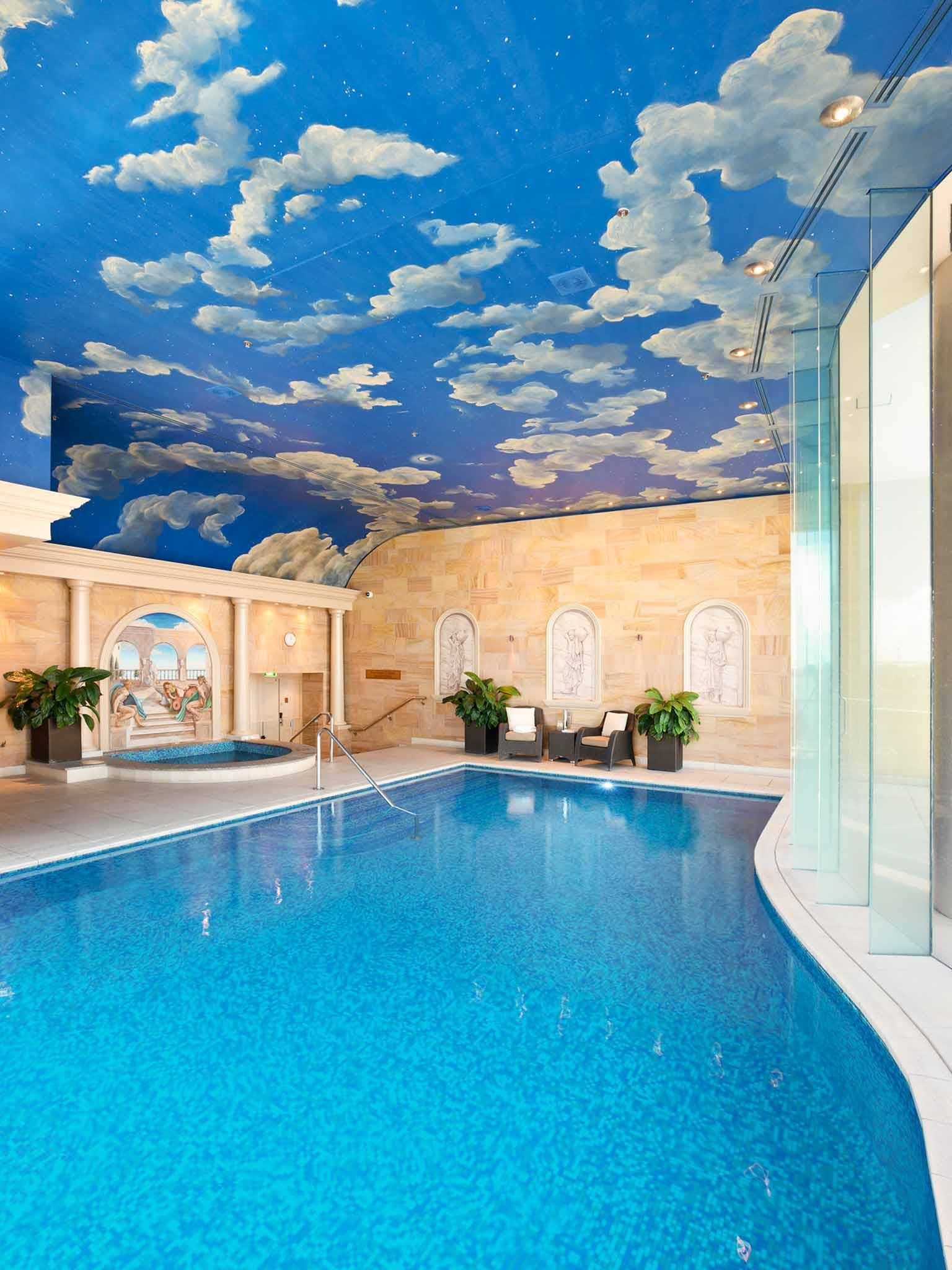 حوض السباحة صورة