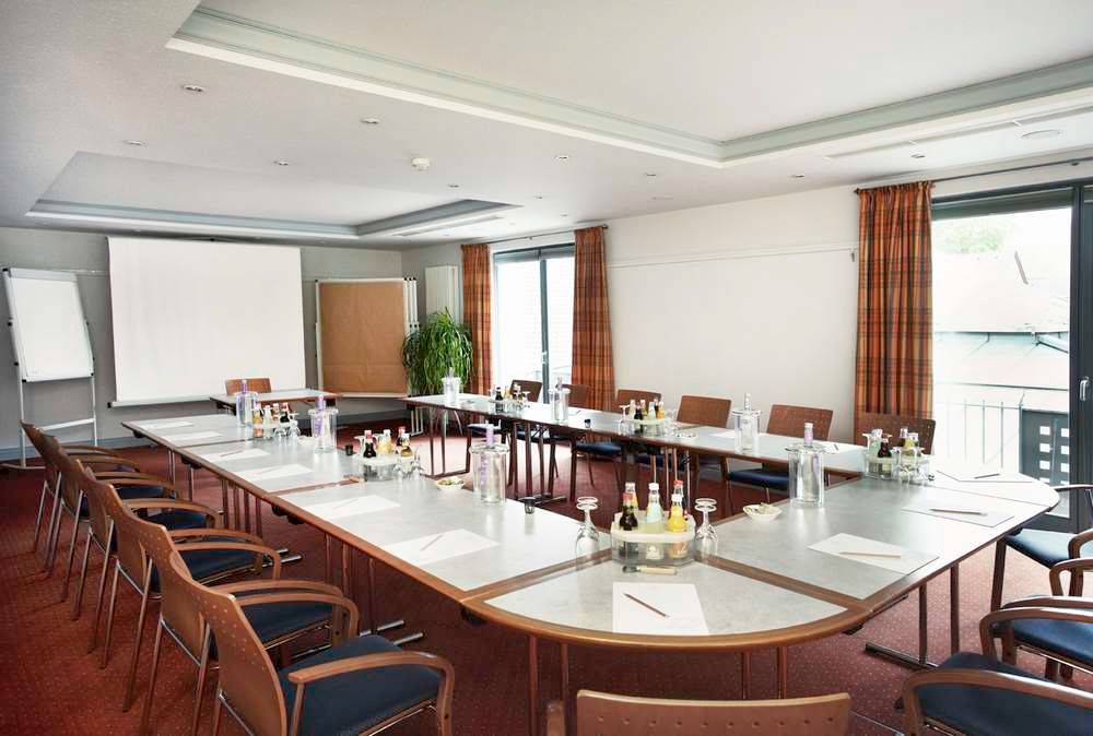 غرفة الاجتماعات