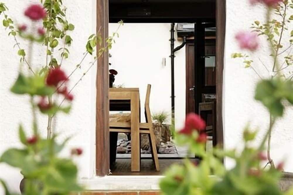 شرفة مرصوفة