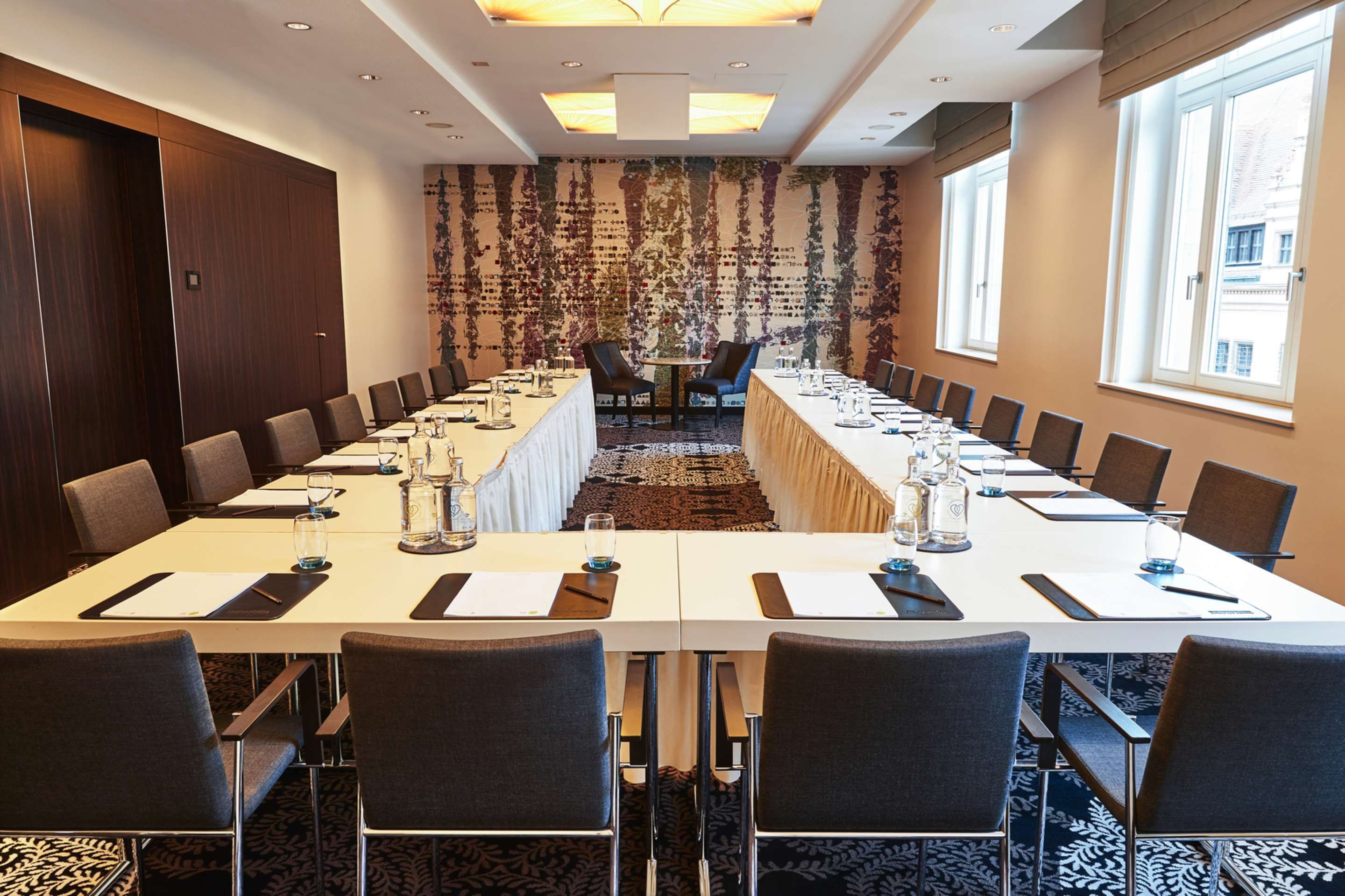 غرفة الاجتماعات