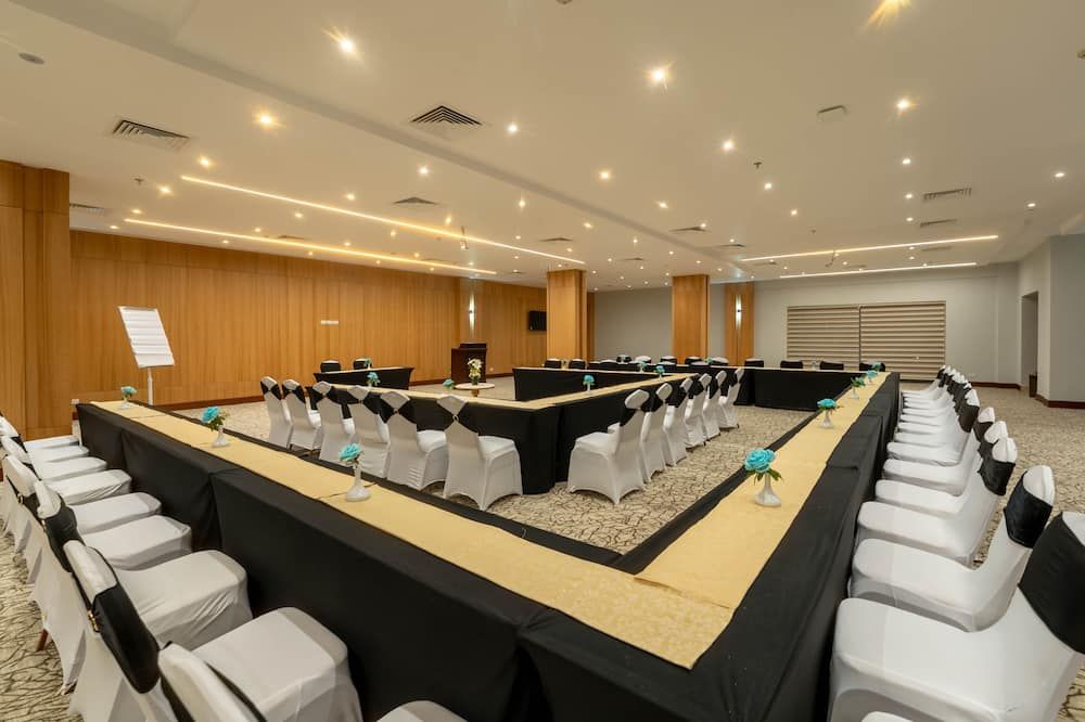 غرفة الاجتماعات