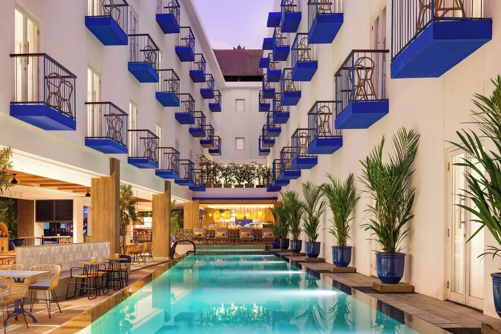 حوض السباحة صورة