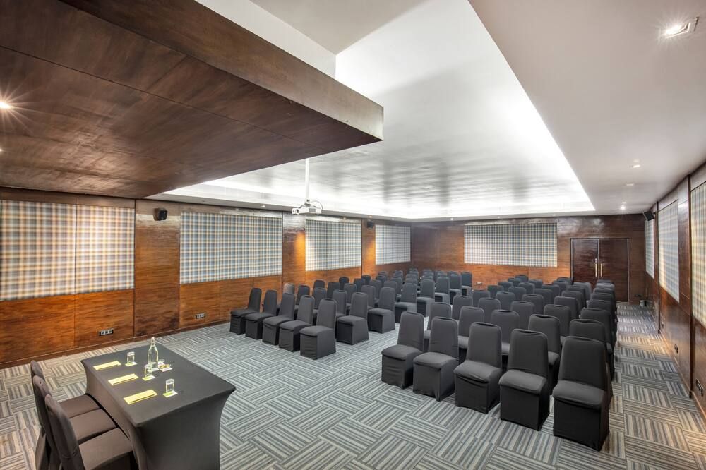 غرفة الاجتماعات