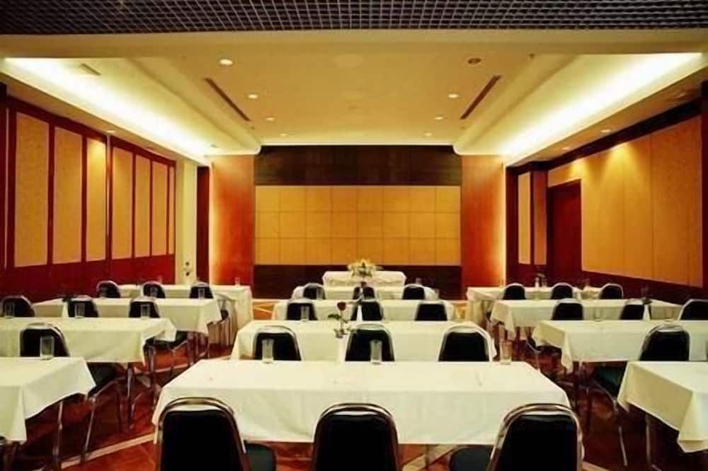 غرفة الاجتماعات