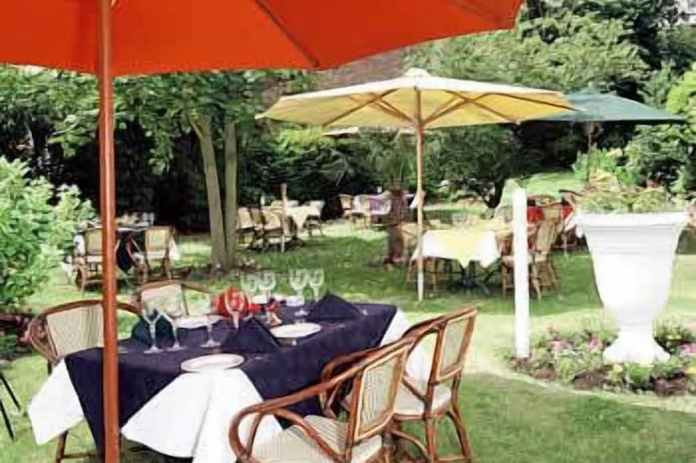 شرفة مرصوفة