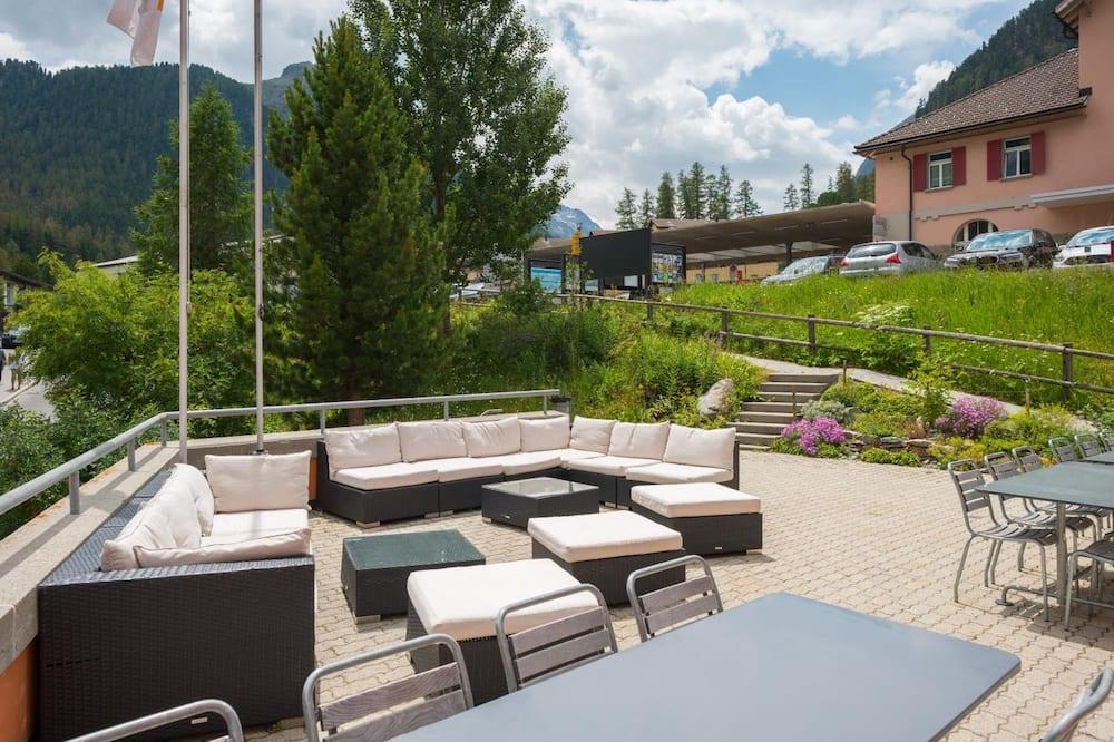 شرفة مرصوفة